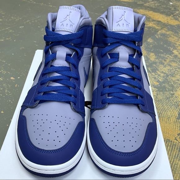 Air Jordan 1 Mid SE Iron Purple DH7821-500 WMNS Georgetown Dallas Cowboys - Picture 4 of 9